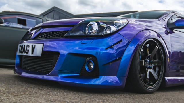 Blue car parking lot building #5 free wallpaper for desktop - medium preview image