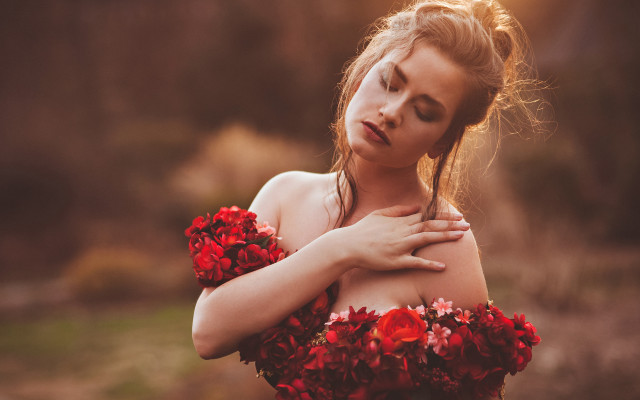Woman redflowers forest portrait bouquet free wallpaper for desktop - medium preview image