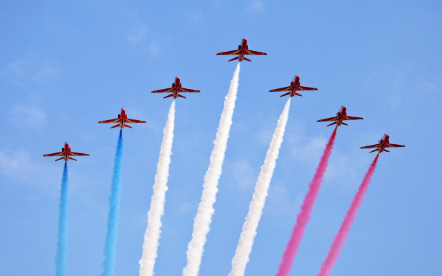 Jets blue sky smoke trails free wallpaper for desktop - medium preview image