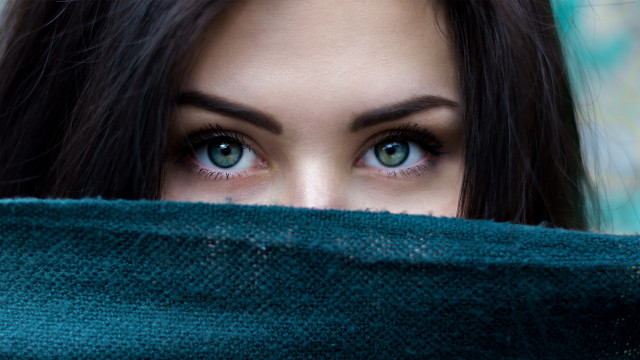 Woman blue eyes green towel #2 free wallpaper for desktop - medium preview image