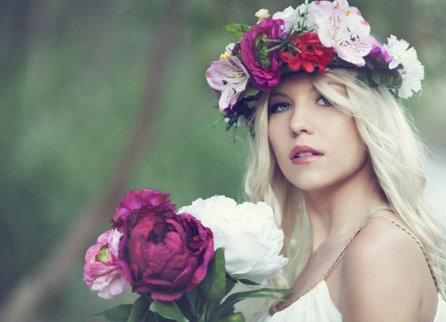 Woman flowercrown bouquet portrait realistic free wallpaper for desktop - medium preview image