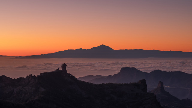 Mountain top sunset clouds matte free wallpaper for desktop - medium preview image
