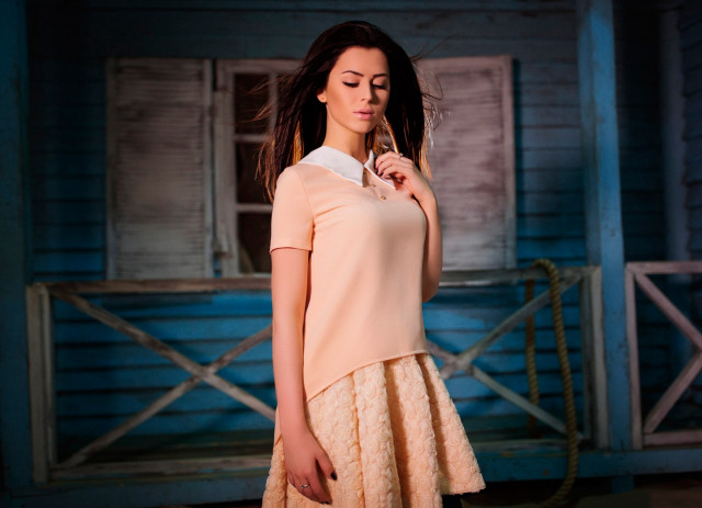 Woman dress building cigarette library free wallpaper for desktop - medium preview image