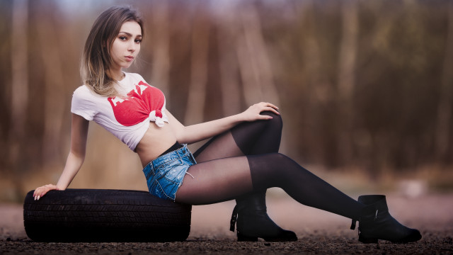 Woman white shirt tire heart free wallpaper for desktop - medium preview image