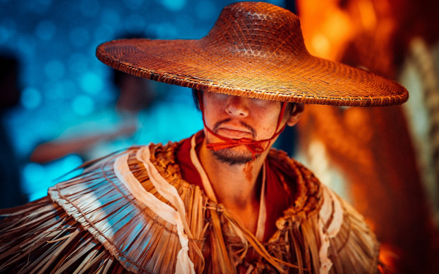 Man strawhat rednose redstring portrait free wallpaper for desktop - medium preview image