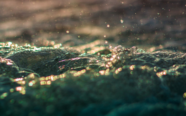Rock water droplets green blurry free wallpaper for desktop - medium preview image