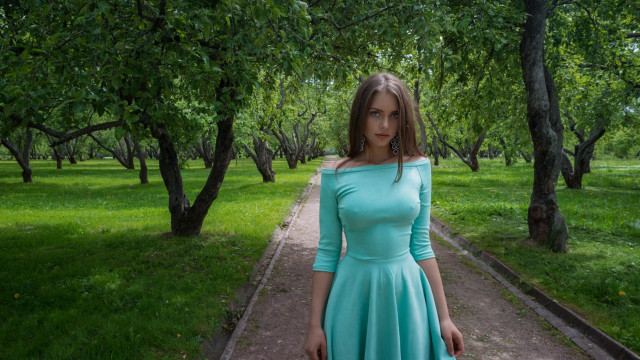 Woman blue dress park sunlight free wallpaper for desktop - medium preview image