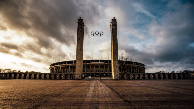 Berlin secession towers olympic rings free wallpaper for desktop - medium preview image