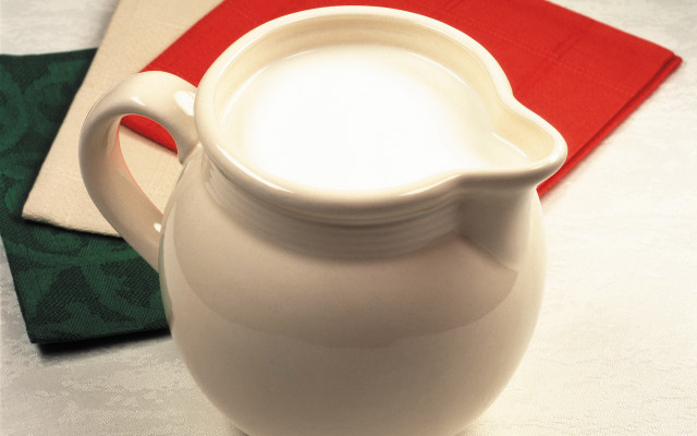 Milk pitcher red napkin white free wallpaper for desktop - medium preview image