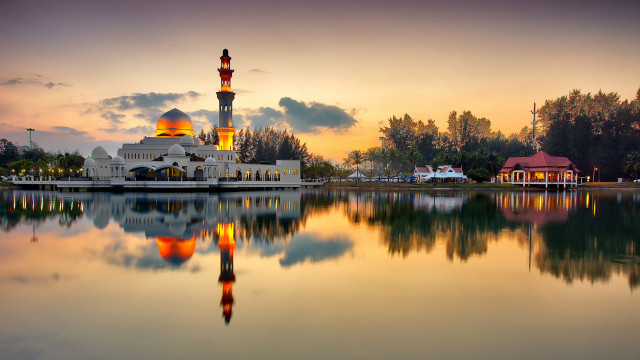 Mosque sunset lake reflection trees free wallpaper for desktop - medium preview image