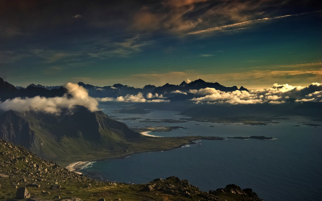 Mountain lake sunset clouds beach free wallpaper for desktop - medium preview image