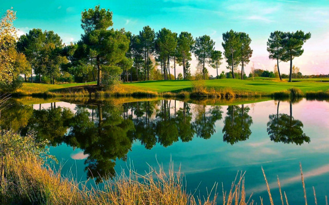 Golf pond trees clouds reflection free wallpaper for desktop - medium preview image