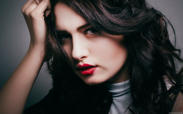 Araceli gilbert portrait black hair free wallpaper for desktop - medium preview image