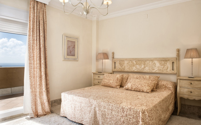 Bedroom bed dresser window ocean free wallpaper for desktop - medium preview image