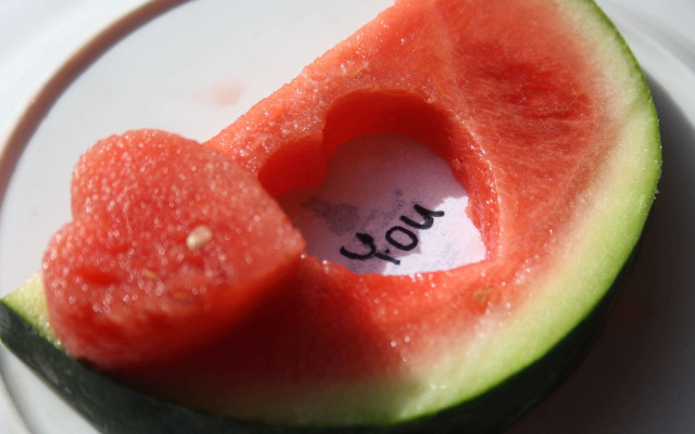 Watermelon heart plate love food free wallpaper for desktop - medium preview image