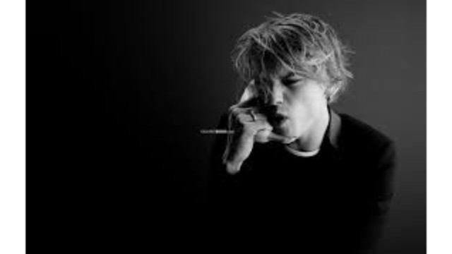 Young boy hand mouth camera free wallpaper for desktop - medium preview image