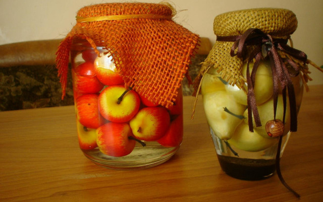 Apples jar burlapped bag autumn free wallpaper for desktop - medium preview image