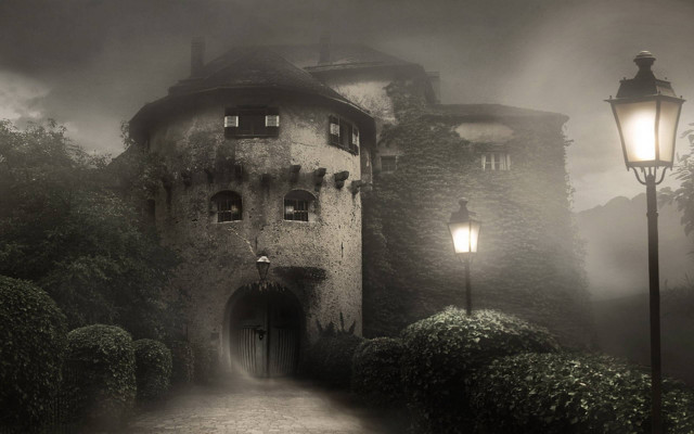 Creepy castle foggy night lamppost free wallpaper for desktop - medium preview image