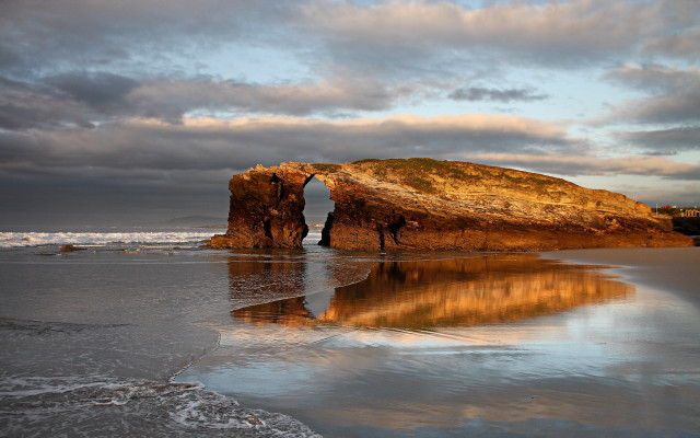 Beach rock formation ocean sunset free wallpaper for desktop - medium preview image