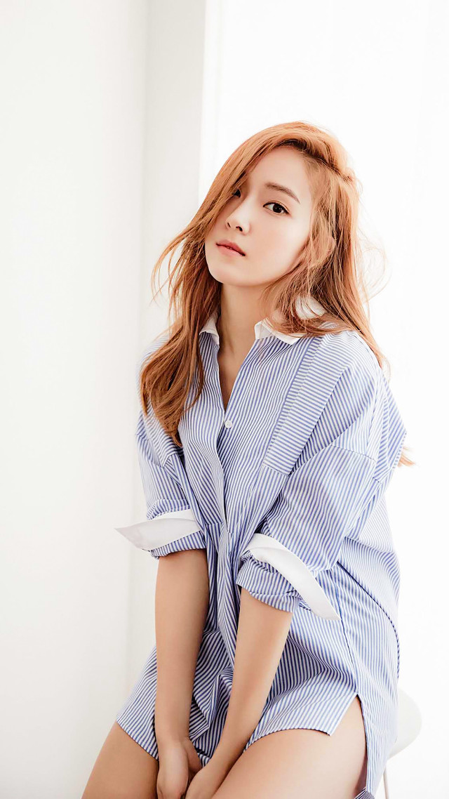 Woman sitting crossed legs chen free wallpaper for mobile - medium preview image