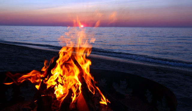 Fire beach sunset water dusk free wallpaper for desktop - medium preview image