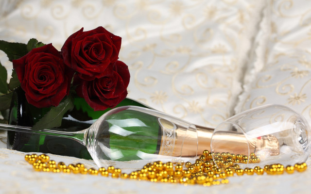 Champagne roses beads bracelet romantic free wallpaper for desktop - medium preview image