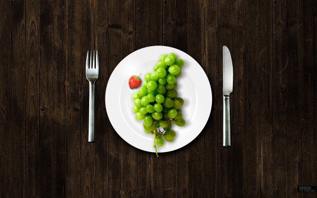 Plate grapes tomato wooden table free wallpaper for desktop - medium preview image