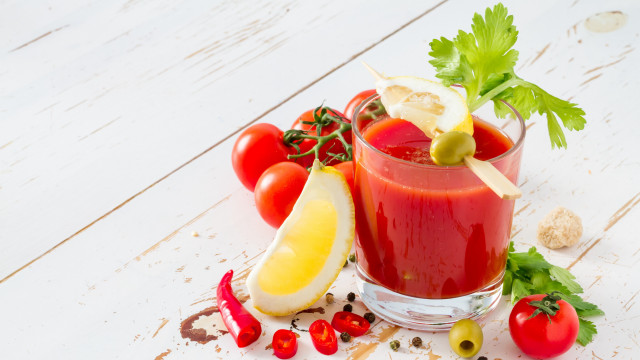 Tomato juice lemon garnish parsley free wallpaper for desktop - medium preview image