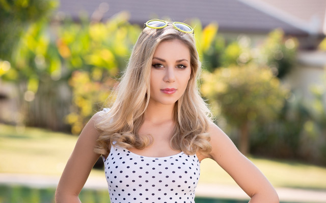 Woman polka dots sunglasses pool free wallpaper for desktop - medium preview image