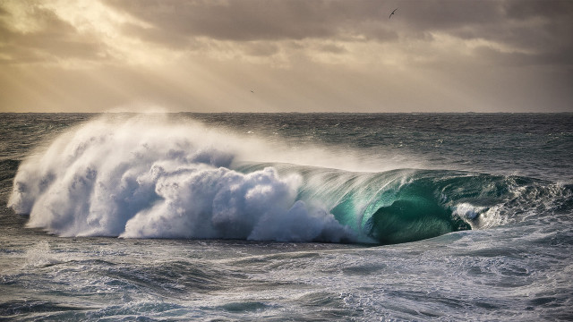 Large wave ocean cloudy day free wallpaper for desktop - medium preview image