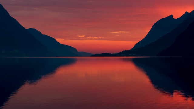 Red sky reflection mountains lake free wallpaper for desktop - medium preview image