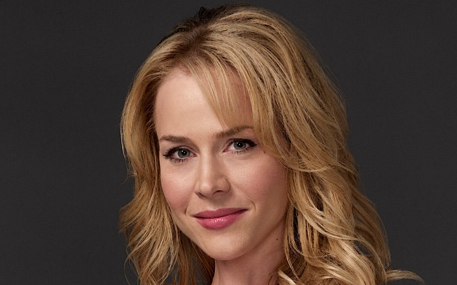 Blonde woman smiling black gray free wallpaper for desktop - medium preview image