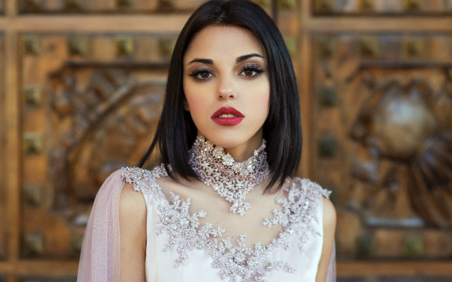 Woman necklace dress portrait gothic free wallpaper for desktop - medium preview image