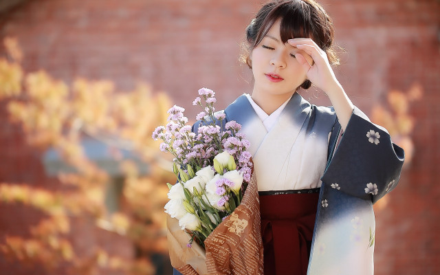 Woman kimono bouquet flower outdoors free wallpaper for desktop - medium preview image