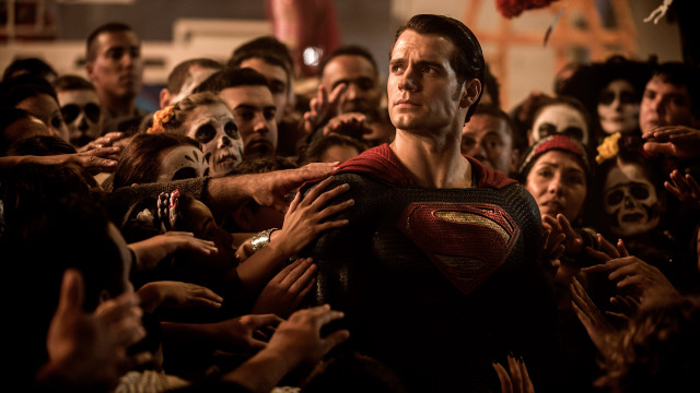 Superman crowd renaissance blurry depth free wallpaper for desktop - medium preview image