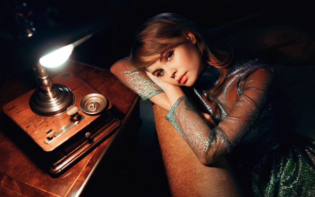 Daphne allen fashion artnouveau impressionist free wallpaper for desktop - medium preview image