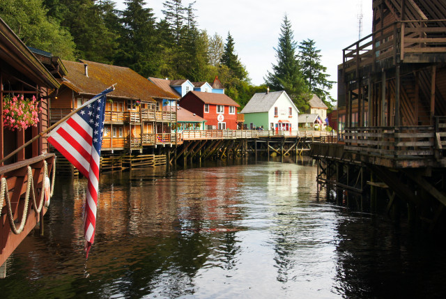 Flag dock river houses bridge free wallpaper for desktop - medium preview image