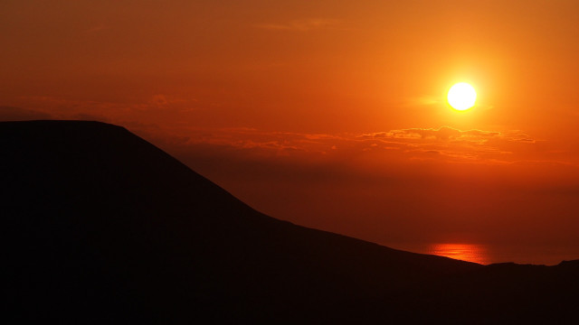 Sunset bird hill water moon free wallpaper for desktop - medium preview image