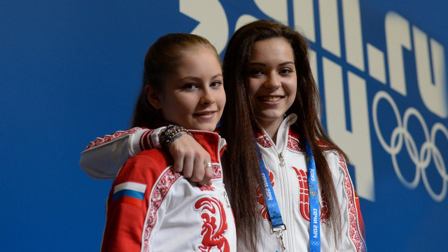 Elina karimova two girls medals free wallpaper for desktop - medium preview image