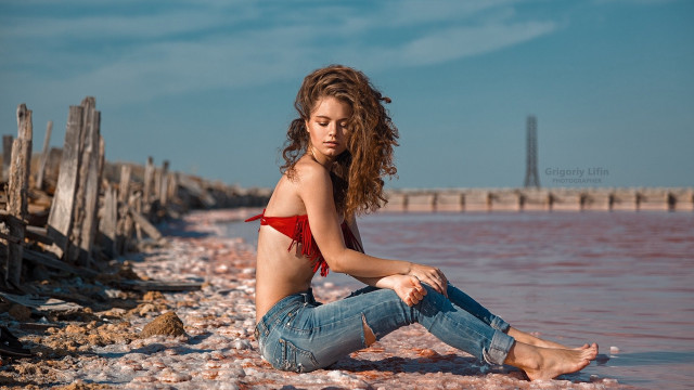 Elina karimova beach bikini jeans free wallpaper for desktop - medium preview image