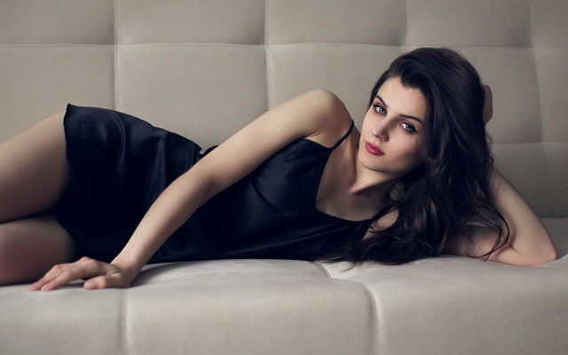 Elina karimova elegant arabesque portrait #3 free wallpaper for desktop - medium preview image