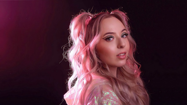 Arabella rankin pink dress holography free wallpaper for desktop - medium preview image