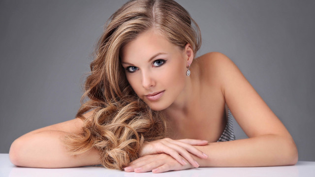 Eszter mattioni blonde blue eyes free wallpaper for desktop - medium preview image