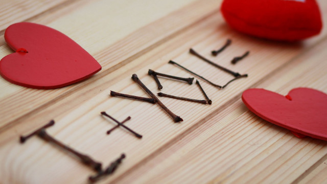 Wooden table hearts fix carlos free wallpaper for desktop - medium preview image