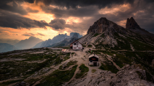 Mountain house cloudy sky dusk free wallpaper for desktop - medium preview image