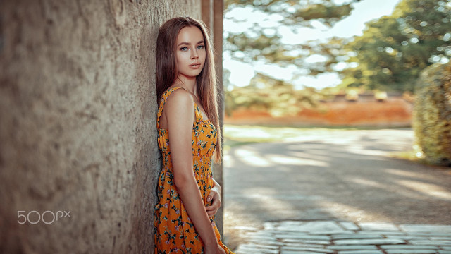 Woman portrait elina karimova beach free wallpaper for desktop - medium preview image