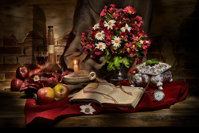 Table vase flowers open book free wallpaper for desktop - medium preview image