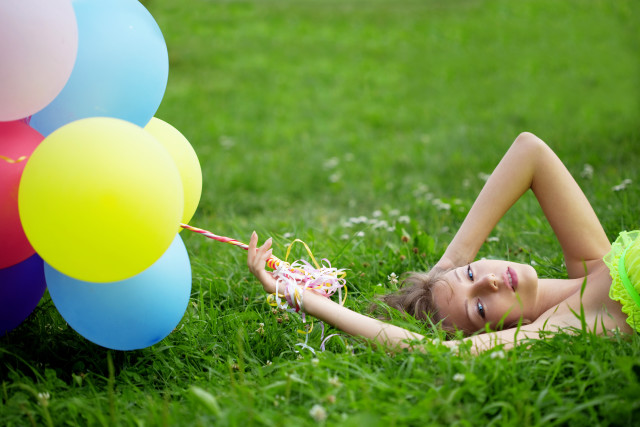 Girl grass balloons cake pinata free wallpaper for desktop - medium preview image