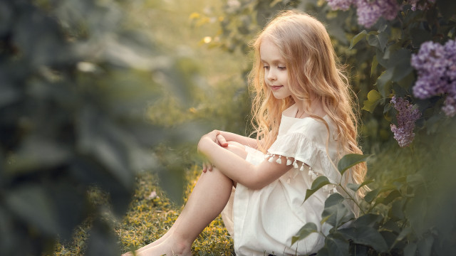 Little girl grass flowers portrait free wallpaper for desktop - medium preview image