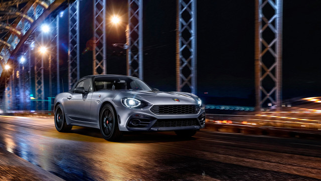 Silver sports car city night free wallpaper for desktop - medium preview image